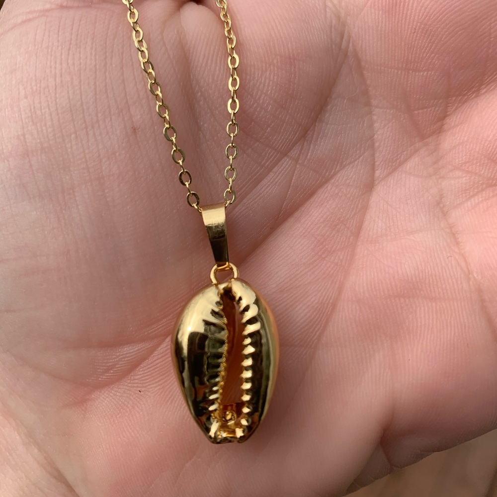 Cowrie Shell Boho Necklace - Picture 3 of 8